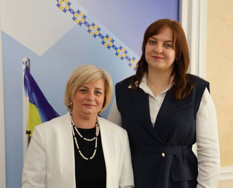 Доктор філософії Гудз М.С. з науковим керівником професором Грицак Н.Р.